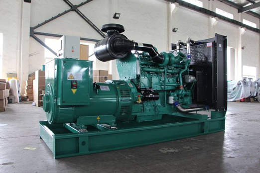 布尔津320kw康明斯柴油发电车出租组图片 布尔津320kw康明斯柴油发电车出租组图片